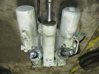 Load image into Gallery viewer, Yamaha 4.2L 300hp 4 stroke outboard tilt trim unit
