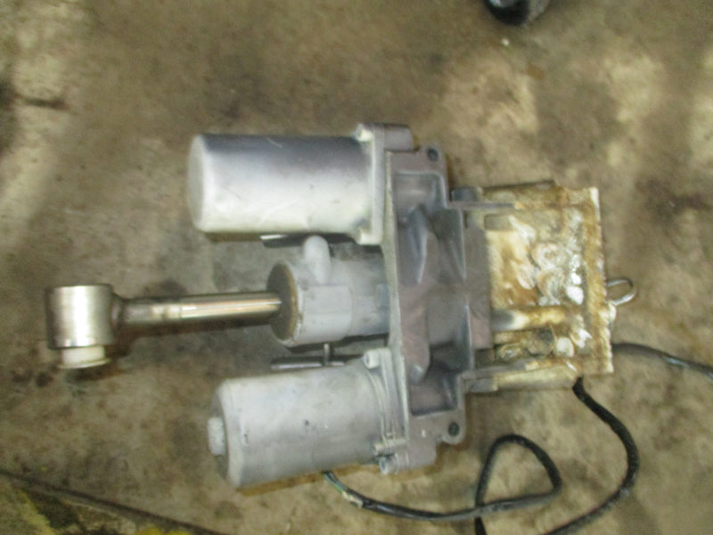 Yamaha 4.2L 300hp 4 stroke outboard tilt trim unit