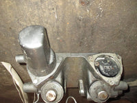 Load image into Gallery viewer, Suzuki DT150-225hp 2 stroke outboard tilt trim unit (PARTS)
