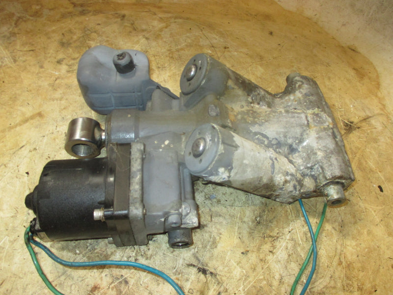 Honda BF90A 90hp outboard tilt/trim unit