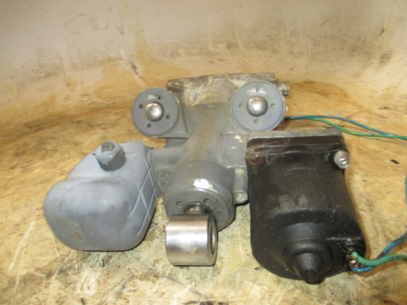 Honda BF90A 90hp outboard tilt/trim unit