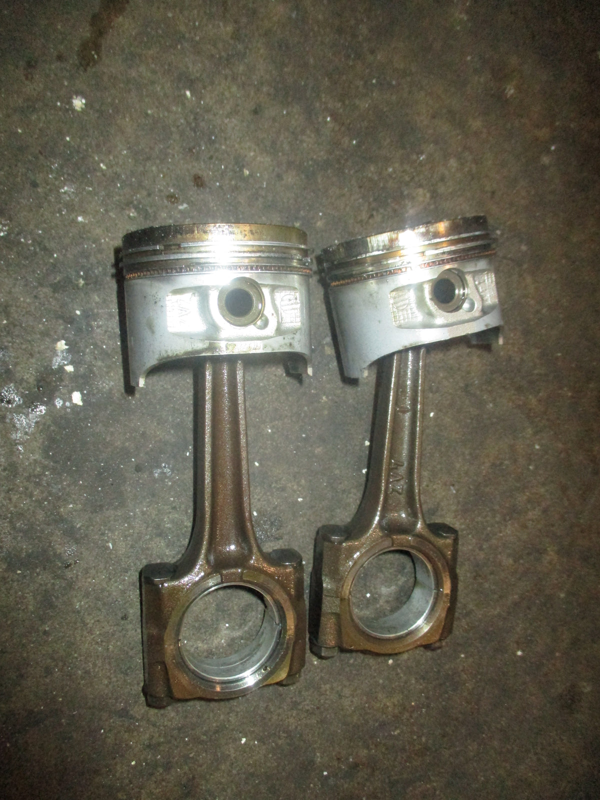 Honda BF25A 25hp outboard Piston and Rod 13101-ZV7-000 SET of 2