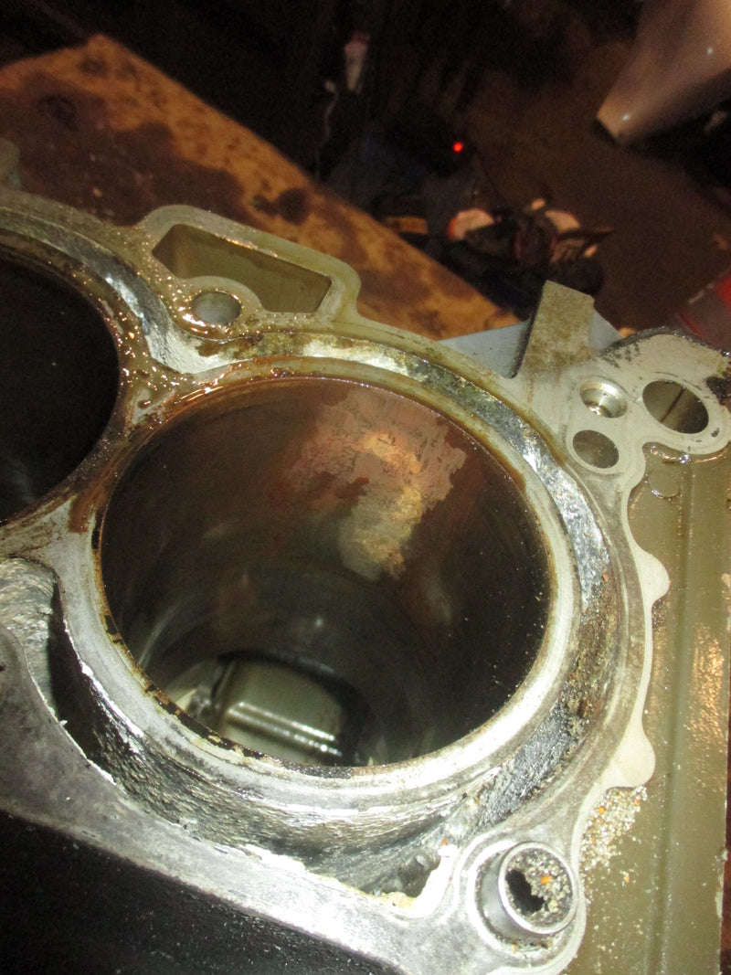 Suzuki DF140 140hp 4 stroke outboard Crankcase block
