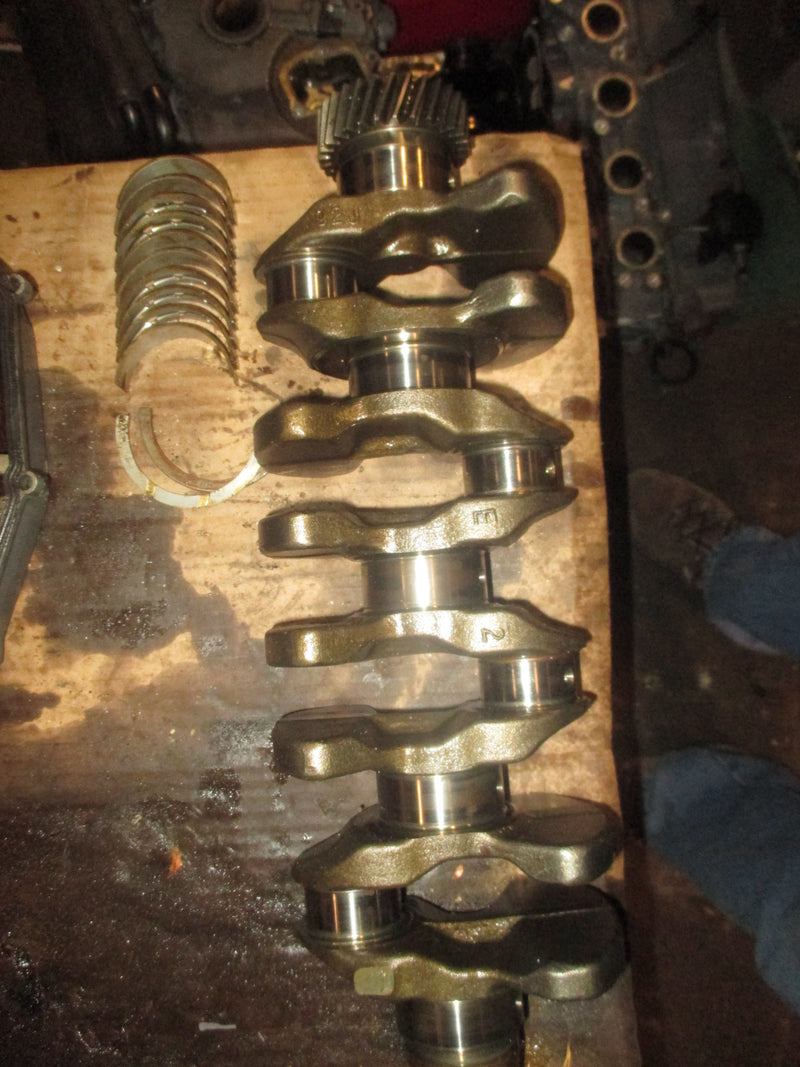 Suzuki DF140 140hp 4 stroke outboard Crankshaft (1220-92J00)