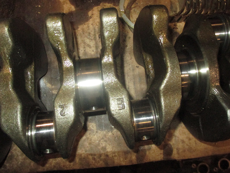 Suzuki DF140 140hp 4 stroke outboard Crankshaft (1220-92J00)