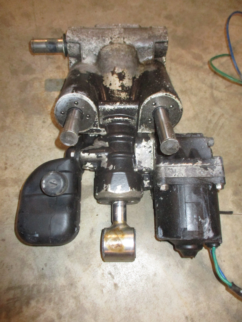 Evinrude Ficht 200hp outboard tilt trim unit