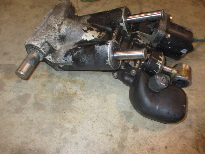 Evinrude Ficht 200hp outboard tilt trim unit
