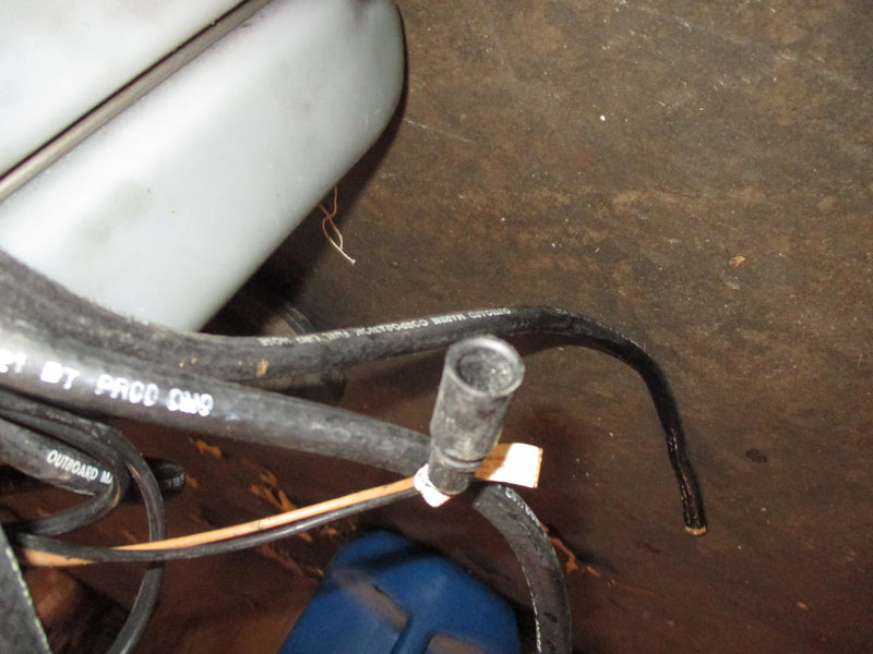 Johnson Evinrude OMC large style single hose oil tank with bracket and harness