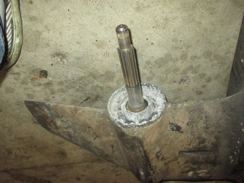 Yamaha 115hp outboard 25 inch standard rotation lower unit (PARTS)