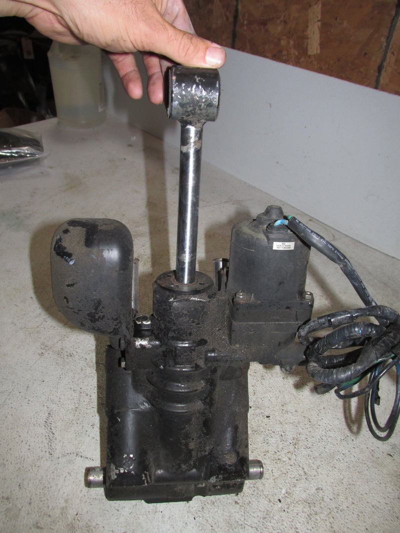 Evinrude 200hp Ocean runner 2 Stroke Outboard Tilt trim unit