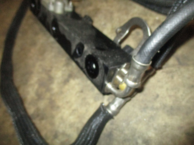 Mercury 150hp Optimax outboard Fuel Rail and injector set 859517-12