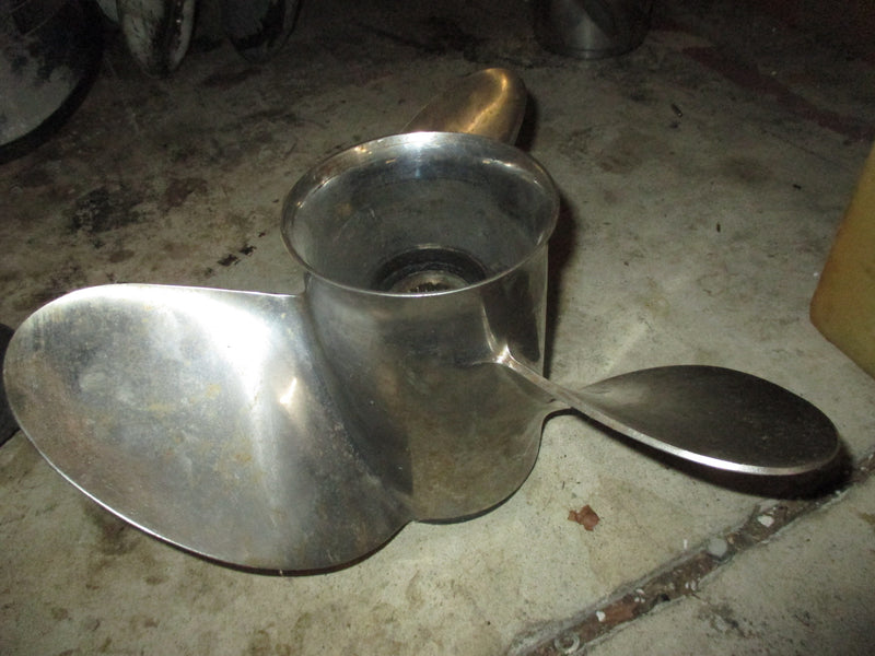 Yamaha 225/250hp 4 stroke outboard counter rotation stainless steel propellor
