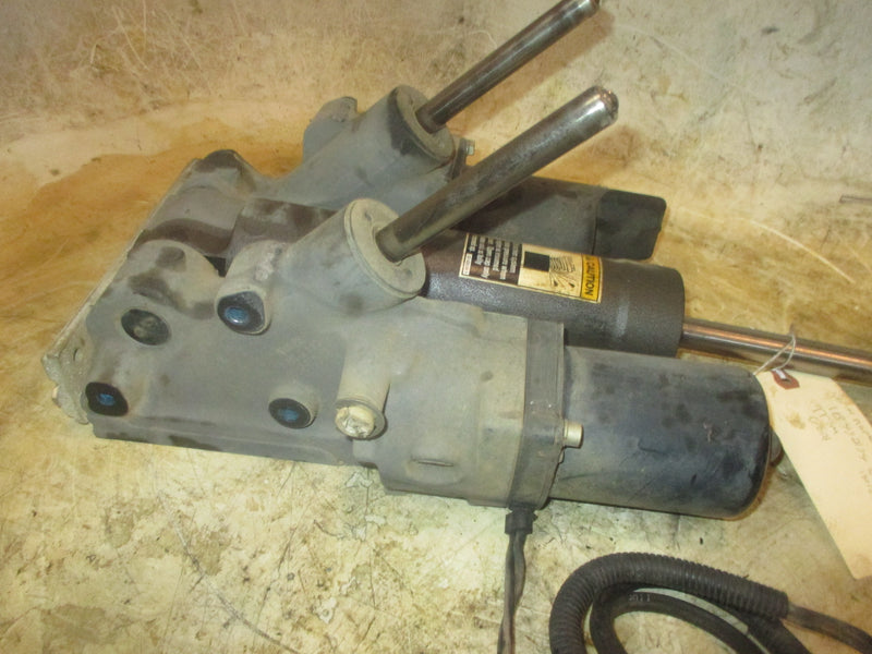 Mercury 150hp 2.5L 2 stroke outboard tilt trim unit