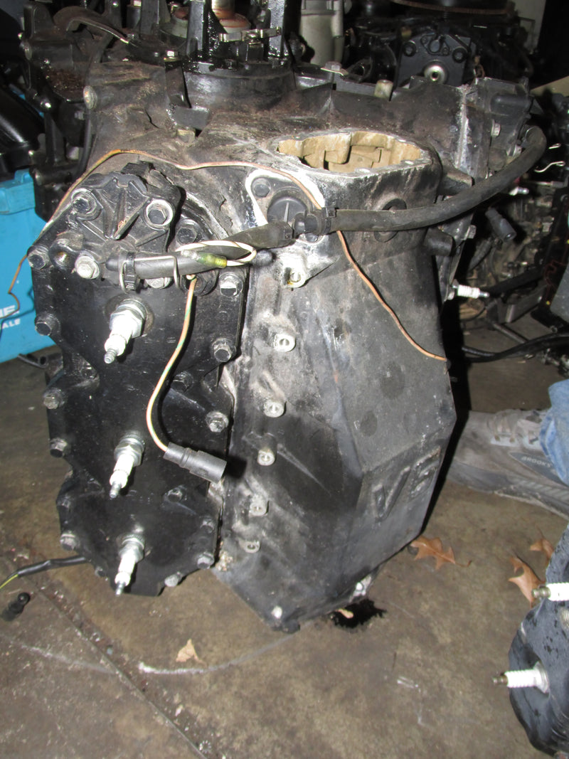 Evinrude 200hp Ocean runner 2 Stroke Outboard Crankcase powerhead
