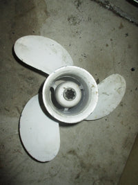 Load image into Gallery viewer, Yamaha 9.9/15hp outboard Yamaha aluminum propellor (9 1/4x9-J)
