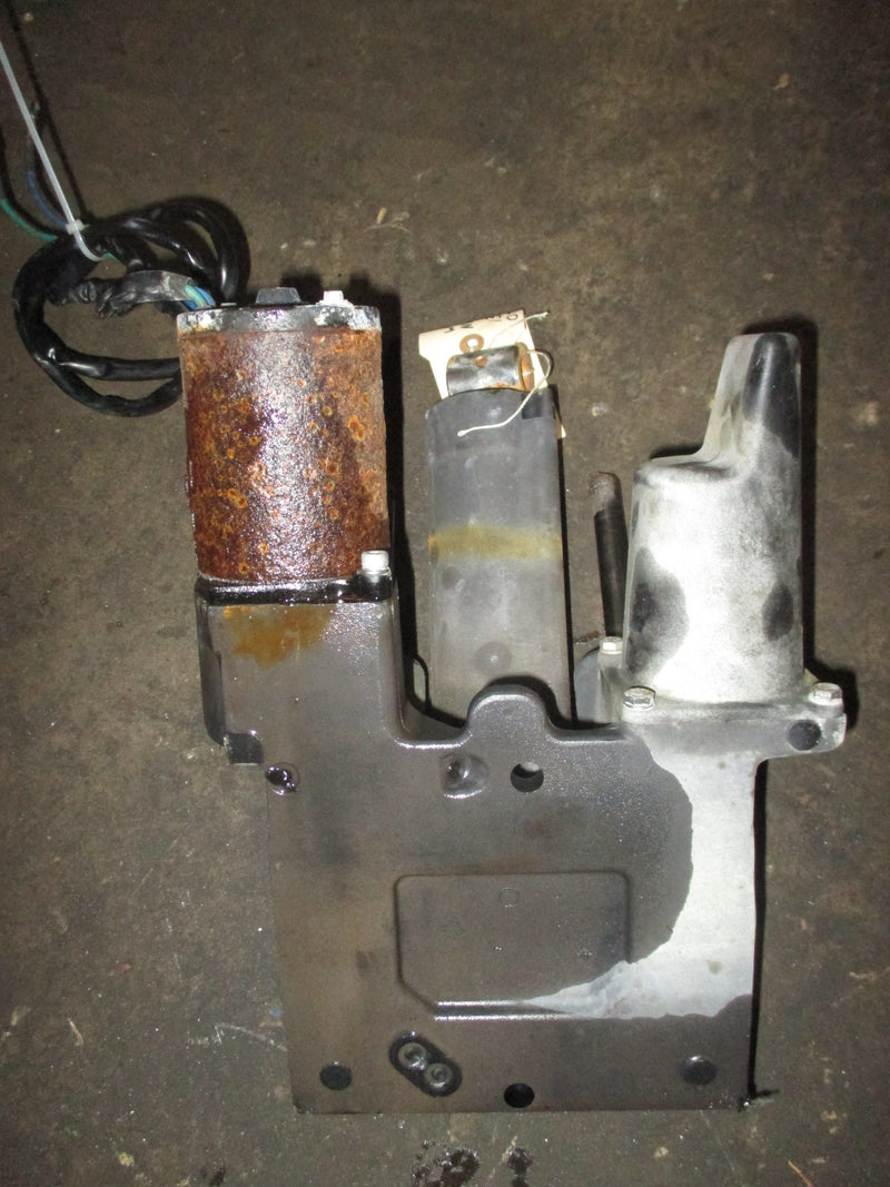 Mercury 135hp 2 stroke outboard tilt trim unit