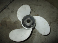 Load image into Gallery viewer, Yamaha 9.9/15hp outboard Yamaha aluminum propellor (9 1/4x9-J)

