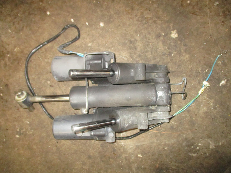 Yamaha 300hp 4.2L 4 stroke outboard Tilt trim unit 69J-43800-06-8D