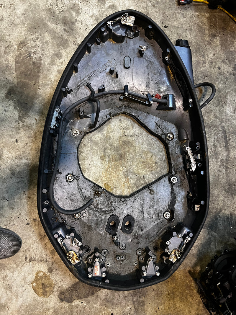 Yamaha 350hp 4 stroke outboard bottom cowling 6AW