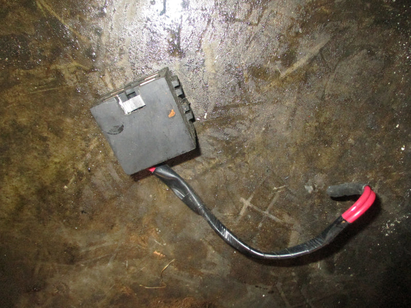 Yamaha OX66 250hp 2 stroke outboard fuse box w/ 2 fuses (61A-82150-00-00)