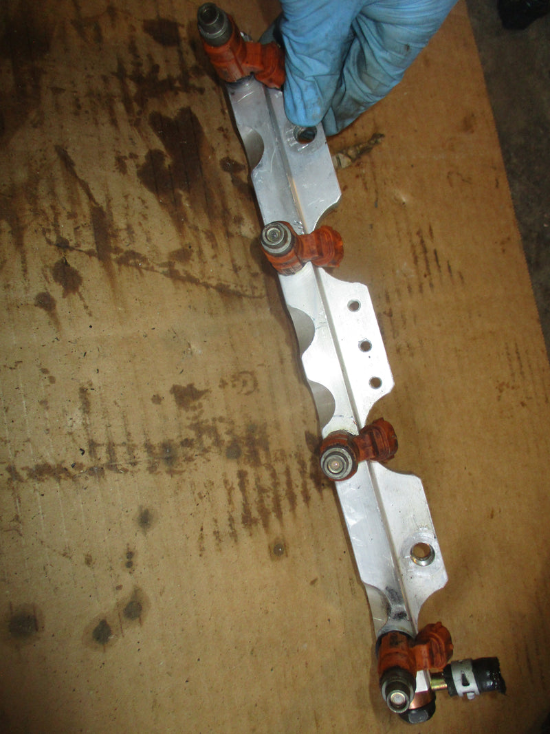 Suzuki DF140 140hp 4 stroke outboard fuel rail