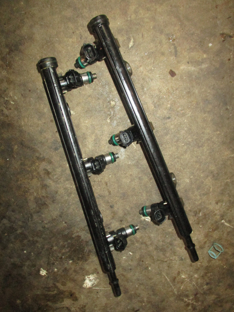 Yamaha 300hp 4.2L 4 stroke outboard Fuel Rail and Injector set 6CB-13161-00