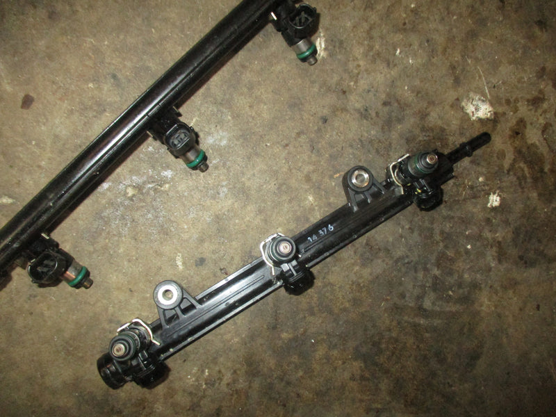 Yamaha 300hp 4.2L 4 stroke outboard Fuel Rail and Injector set 6CB-13161-00