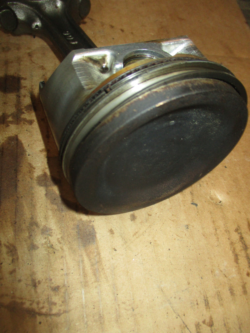 Suzuki DF140 140hp 4 stroke outboard pistion and rod