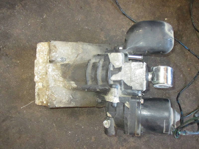 Evinrude Ficht 115hp 2 Stroke outboard Tilt Trim Unit