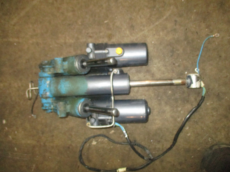 Yamaha 300hp 4.2L 4 stroke outboard Tilt trim unit 69J-43800-06-8D