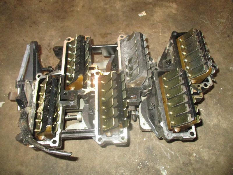 Evinrude Ficht 200hp outboard intake manifold w/ reeds and throttle body