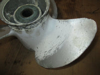 Load image into Gallery viewer, Nissan 70hp 2 stroke outboard aluminum prop
