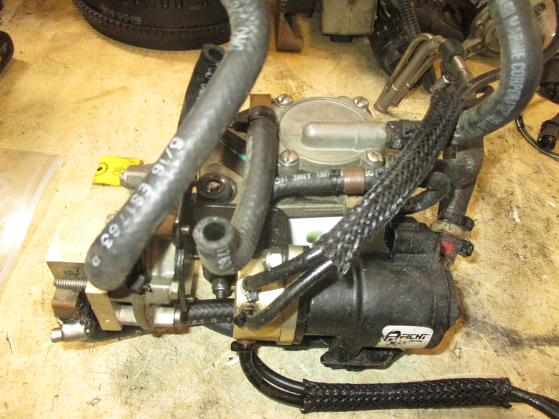Evinrude Ficht 115hp 2 Stroke outboard Oil Injector and Supply Module (439780)