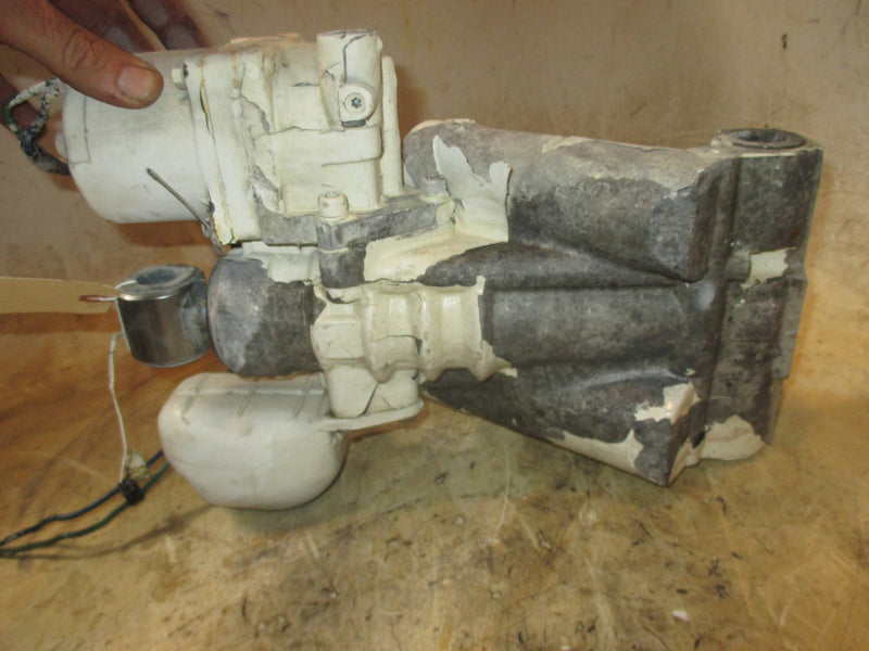 Johnson 90hp 60 Degree 2 Stroke outboard Tilt Trim Unit