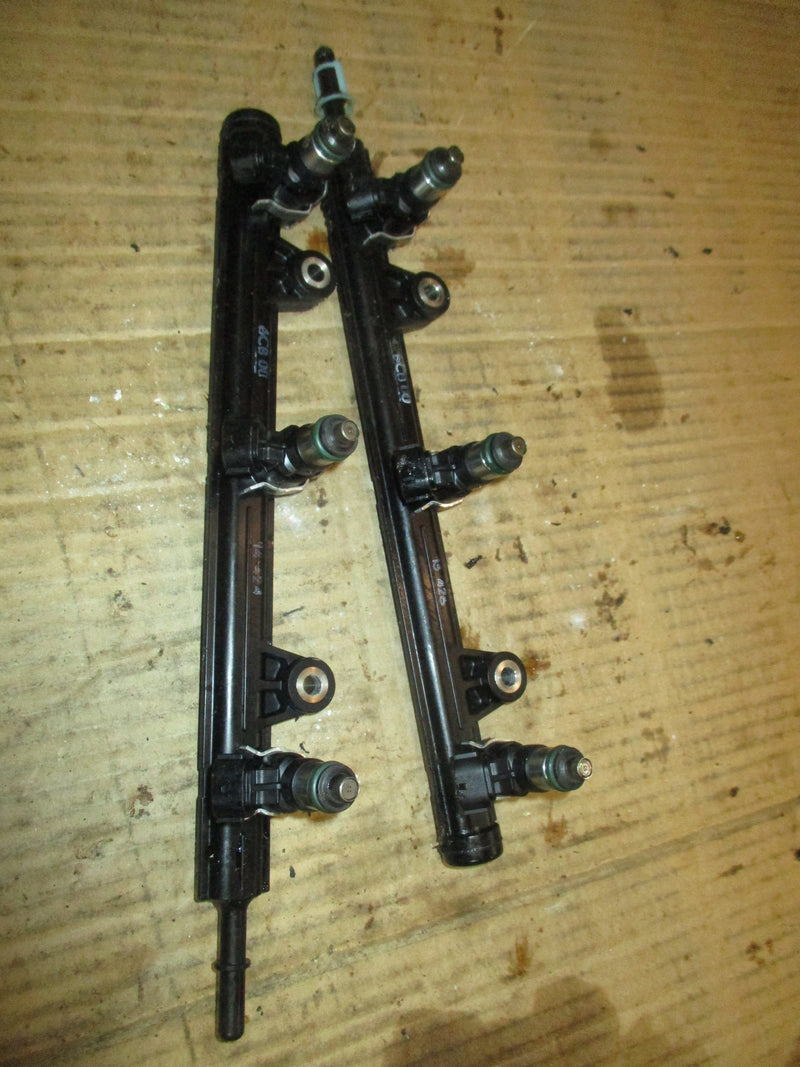 Yamaha 300hp 4.2L 4 stroke outboard Fuel Rail and Injector set 6CB-13161-00