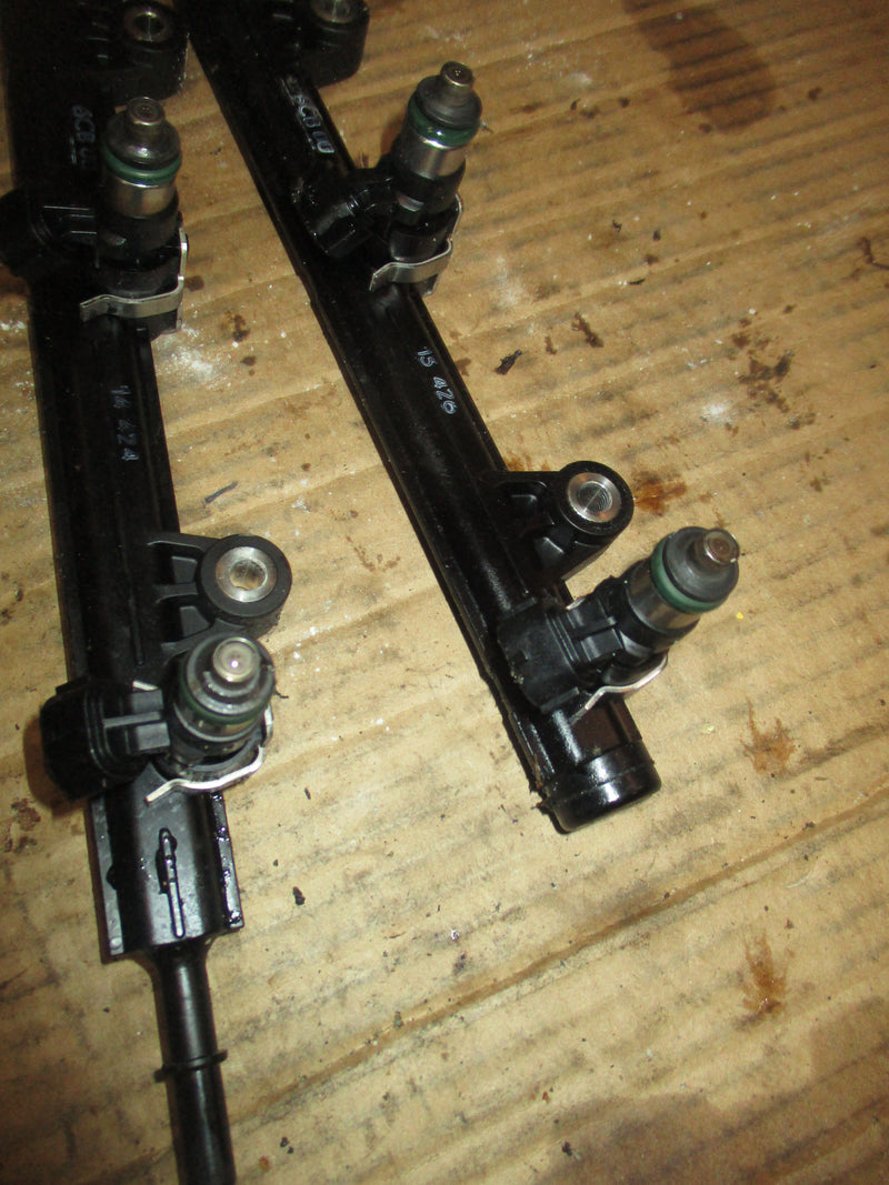 Yamaha 300hp 4.2L 4 stroke outboard Fuel Rail and Injector set 6CB-13161-00