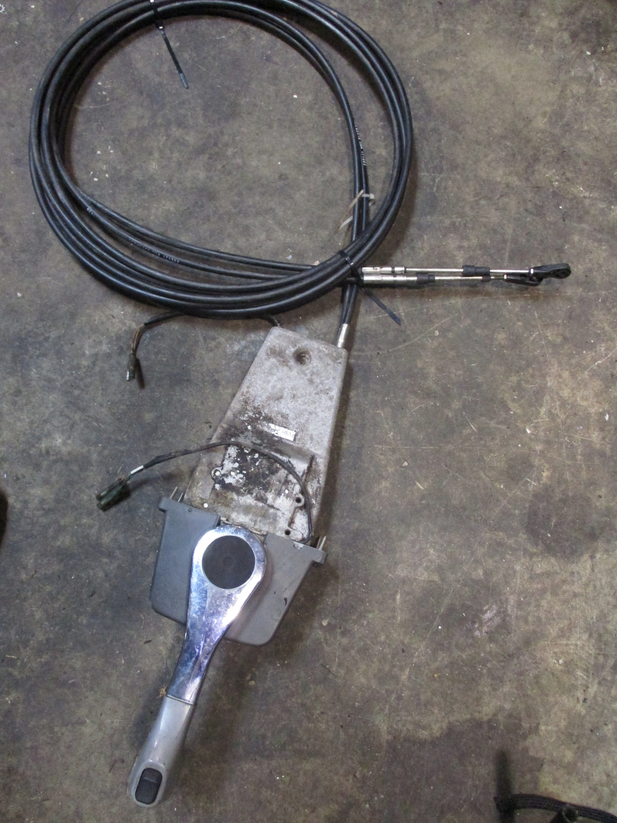 Suzuki outboard top mount control box