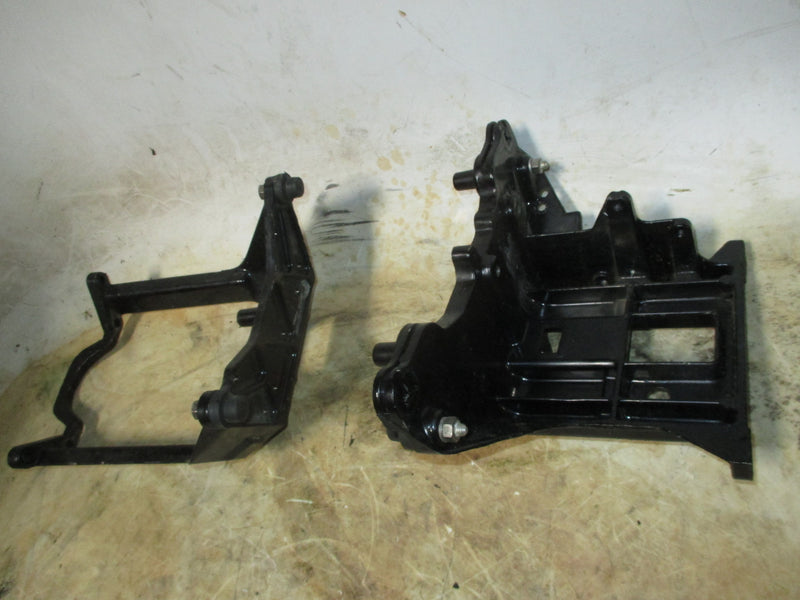 Mercury 40hp 2 stroke outboard bracket set (93493)
