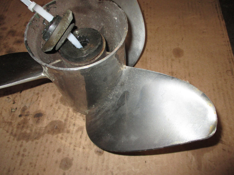 Yamaha 150-200 hp outboard powertech Propellor (CLY200OFX3R) 19 Pitch