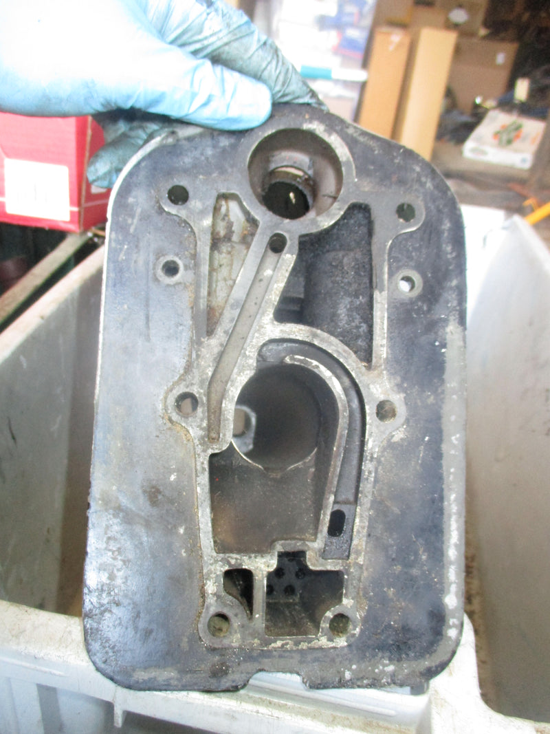 Mercury 25hp outboard lower unit