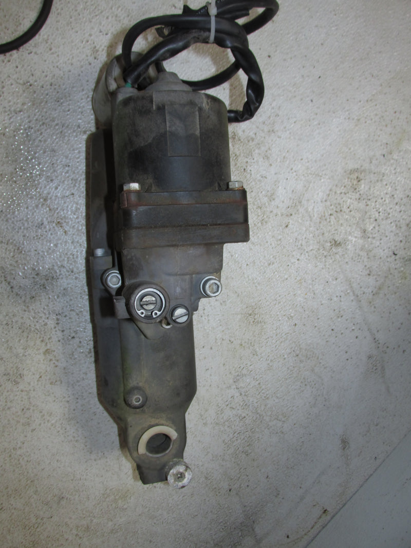 Suzuki DF90 90HP 4 Stroke Outboard Tilt trim unit