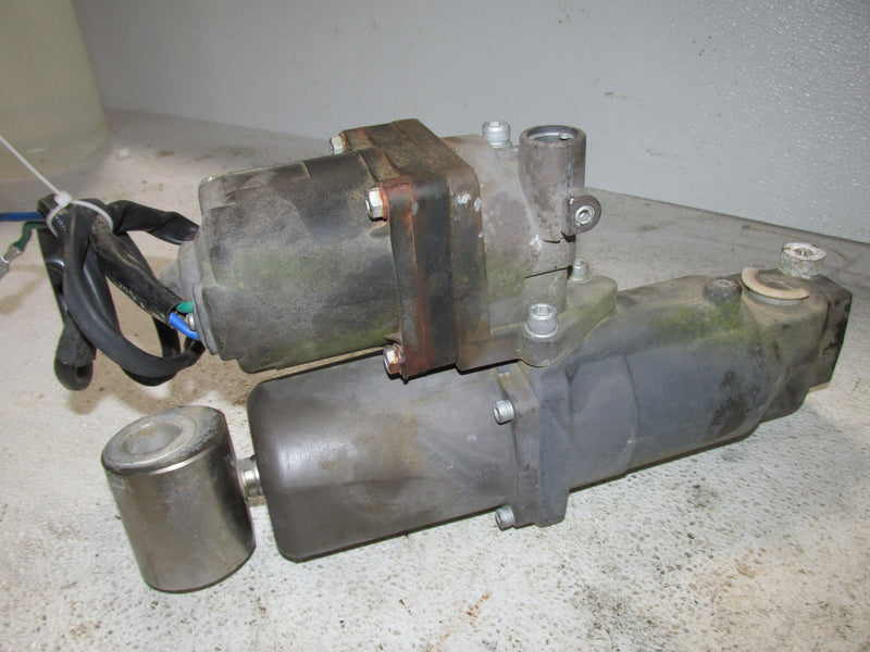 Suzuki DF90 90HP 4 Stroke Outboard Tilt trim unit