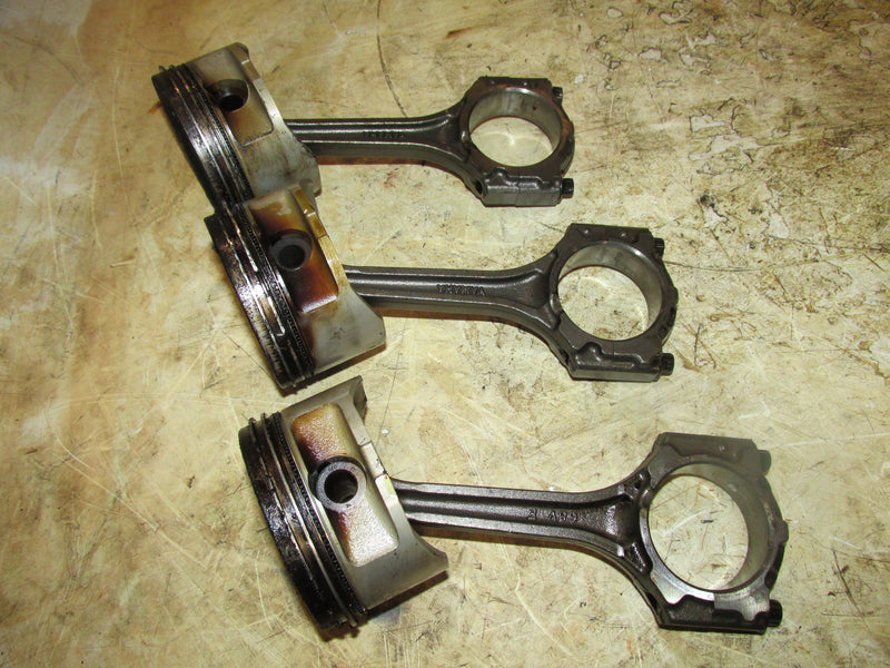 Yamaha 115hp 4 stroke outboard Piston and rod set of 3 (68V-00)
