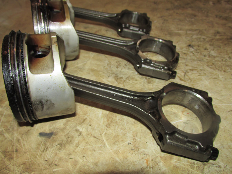 Yamaha 115hp 4 stroke outboard Piston and rod set of 3 (68V-00)