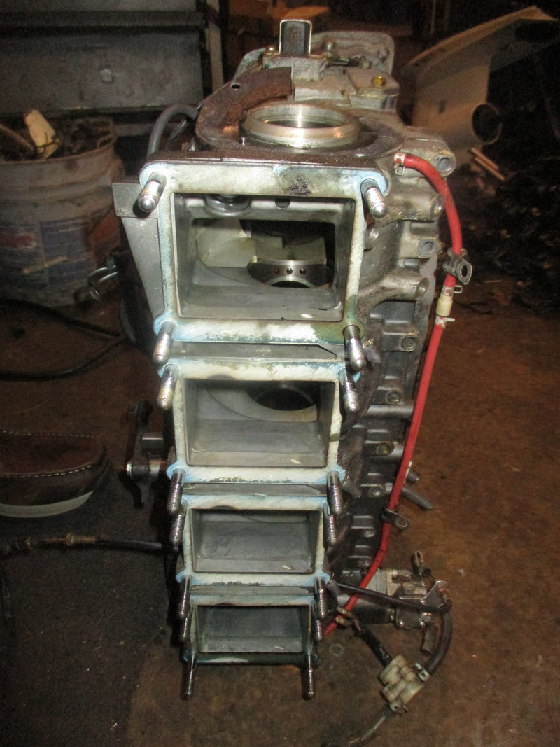 Suzuki DT140 140hp outboard crankcase block