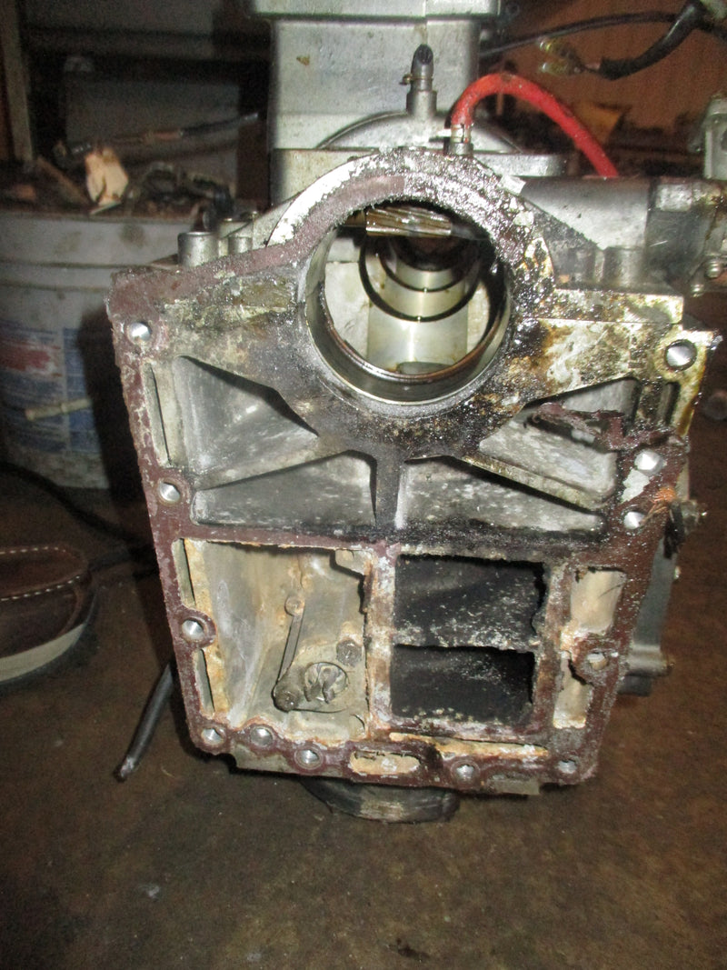 Suzuki DT140 140hp outboard crankcase block
