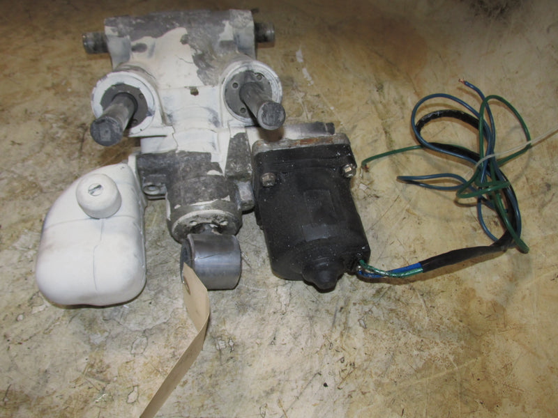 Evinrude 175hp 60 Degree 2 Stroke Outboard Tilt Trim Unit (433460)