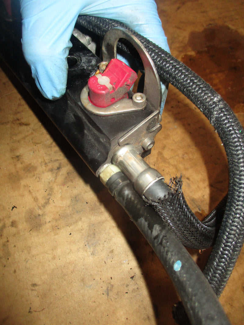 Mercury 115hp optimax 2 stroke outboard fuel rail and injector set