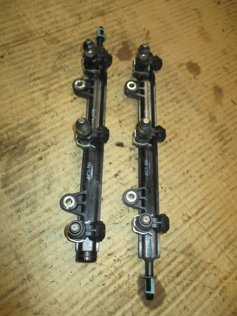 Yamaha 300hp 4.2L 4 stroke outboard Fuel Rail and Injector set 6CB-13161-00