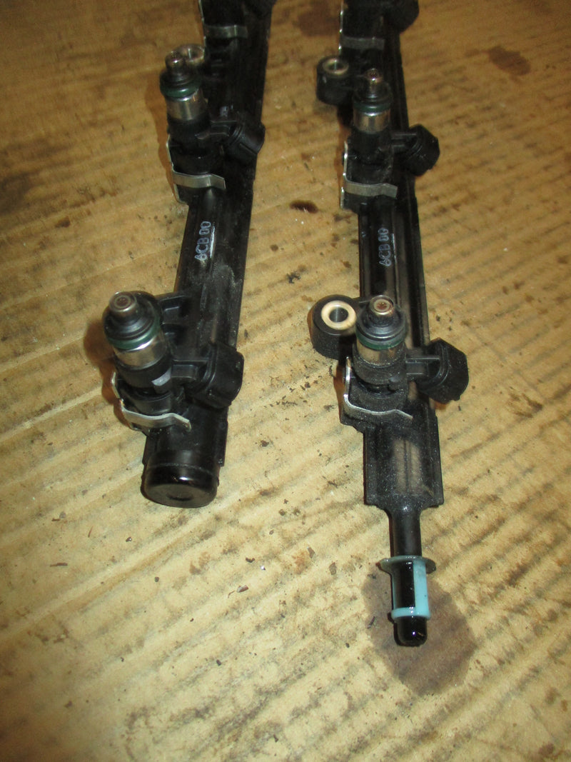 Yamaha 300hp 4.2L 4 stroke outboard Fuel Rail and Injector set 6CB-13161-00